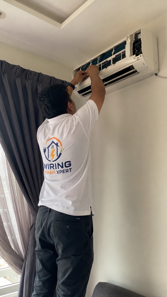 Pasang Aircond Daikin Inverter di Kajang