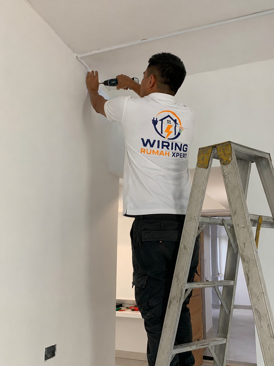 Pasang Downlight LED Siling Palsu di Kajang