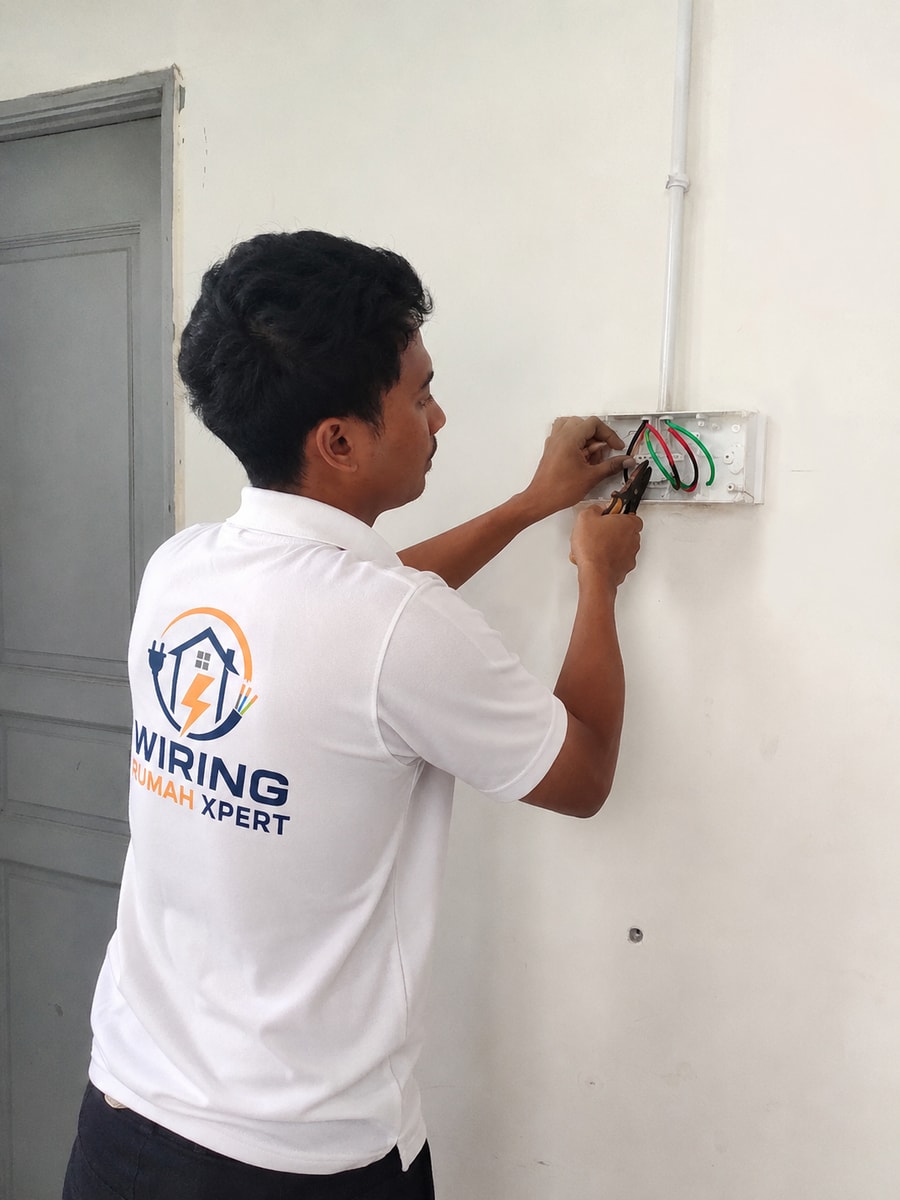 Tambah Plug Point 13A Dapur di Kajang